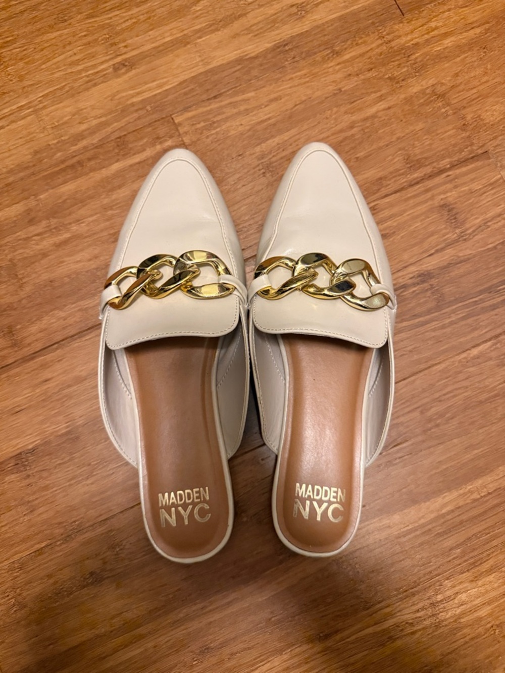 MADDEN NYC Women's Cream Slip-On Loafers with Gold Chain